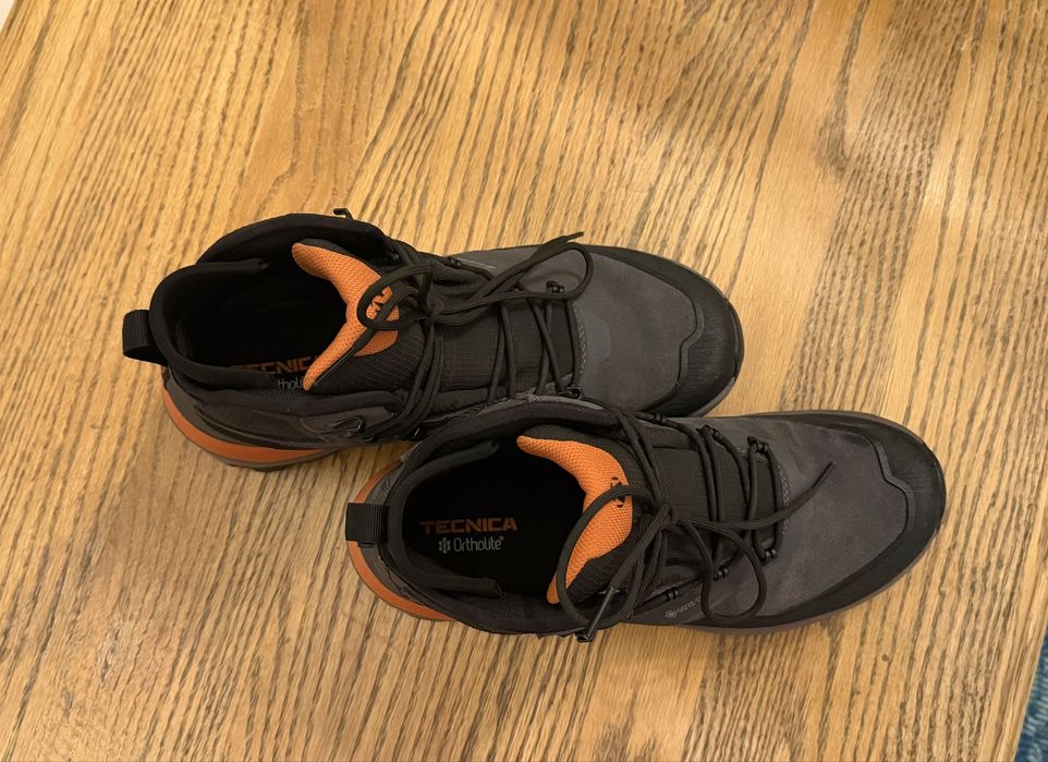 Bocanci de drumetie Tehnica, cu Gore-tex si tapla Vibram, 44