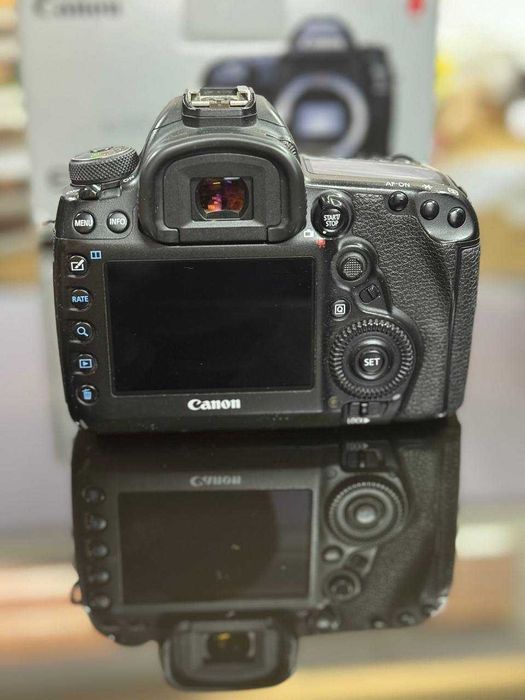 Canon EOS 5D mark IV + 24-105mm f/4 IS USM+Коробка