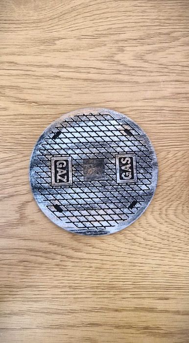 Set de 4 suporturi pentru pahare în formă de capace de canalizare imprimate 3D | Decor urban pentru bar și măsuță de cafea
