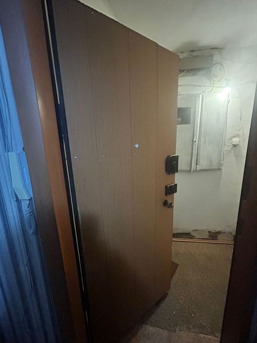 Продам дверь в хорошем состоянии