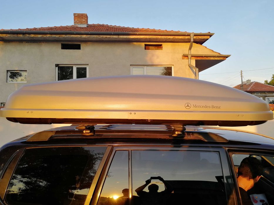 Оригинален Авто бокс на
Мерцедес - Бенц.