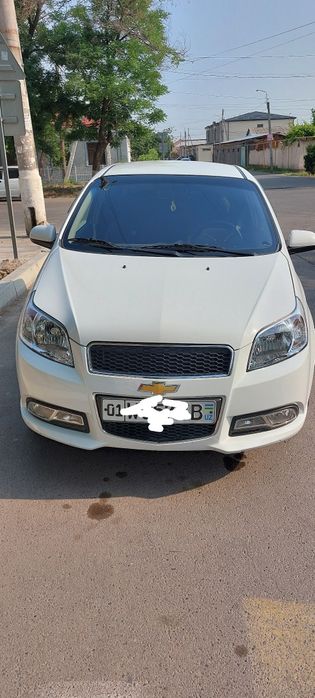 Nexia 3 сотилмоқда