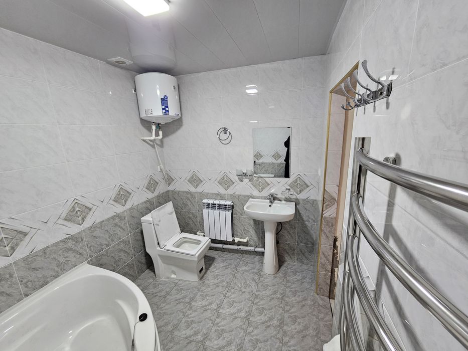 Kvartira 4 xonali Islom Karimov ko'chasidan sotiladi