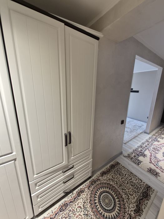 Продам шкаф 7 дверный.