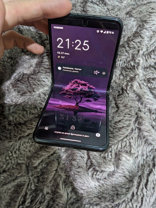 Продам телефон Motorola razr 40 ultra 12/256