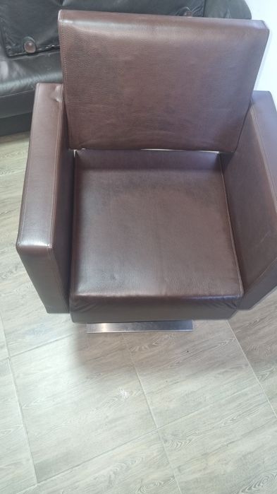Scaun piele frizerie coafor Amazing, reglabil pe inaltime, maro