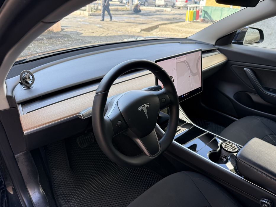 Tesla model 3 standart