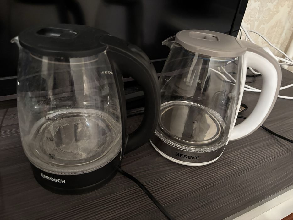 Продам 2 чайника