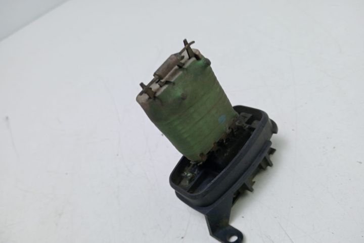 Rezistenta trepte A0018211360 Mercedes-Benz Sprinter prima generatie