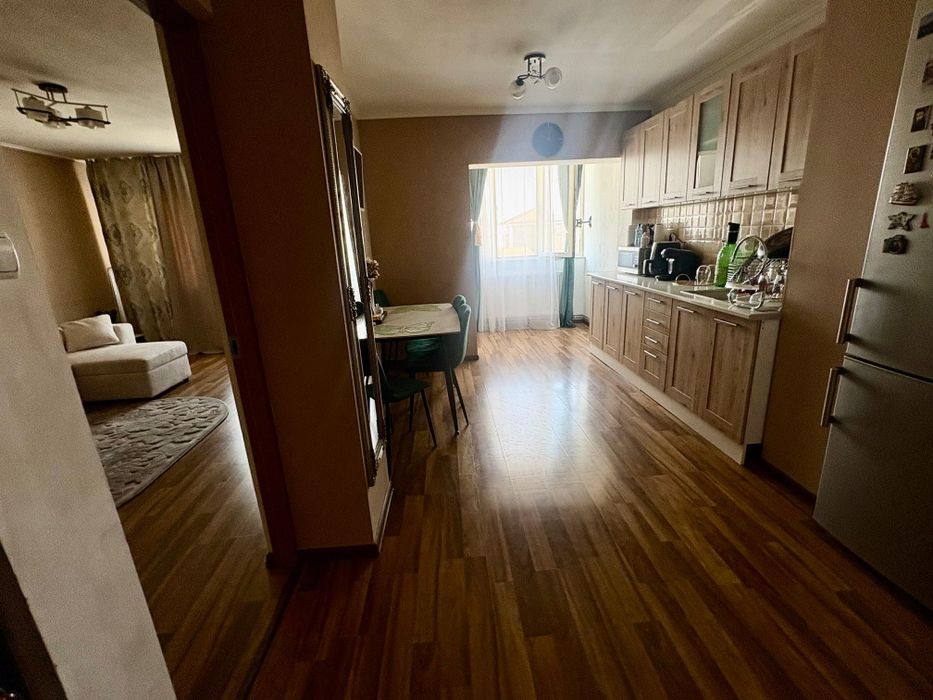 Vând PB 2 camere,decomandat.