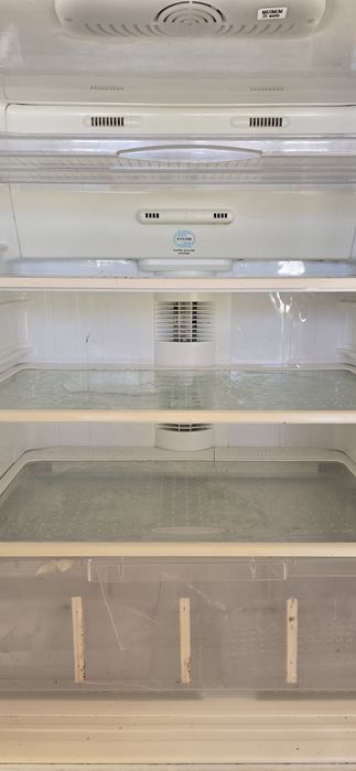 Хладилник 604 литра SAMSUNG