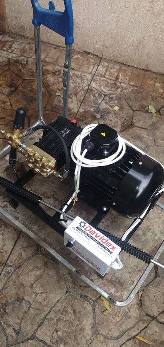 Grup pompant UDOR...pompa de spalat cu presiune 200 bar