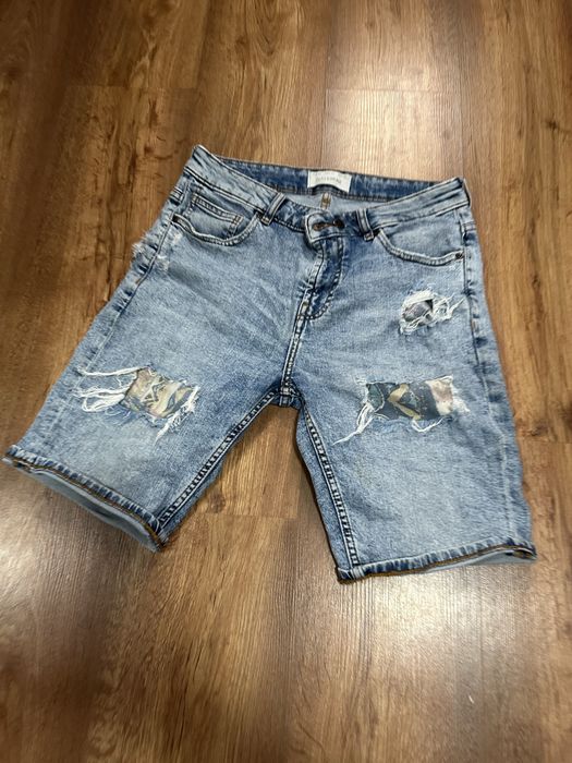 Blugi scurti pull bear
