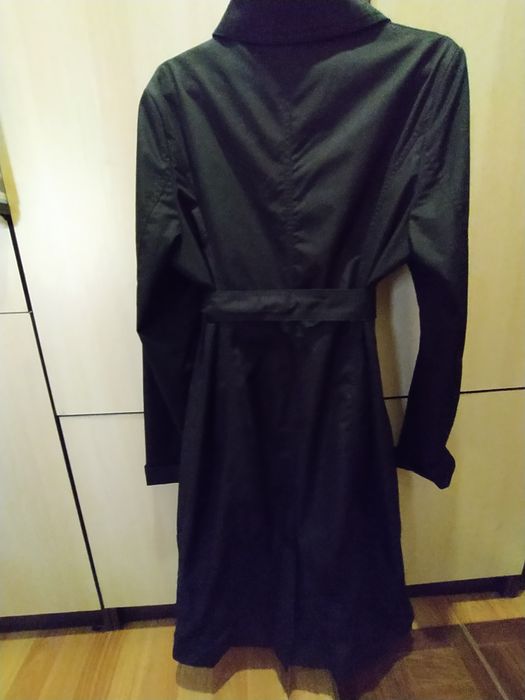 Продам плащ. Черного цвета