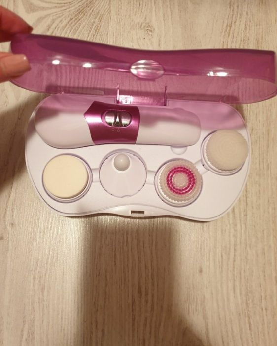 Aparat de masaj si curățare față. Produs NOU!!