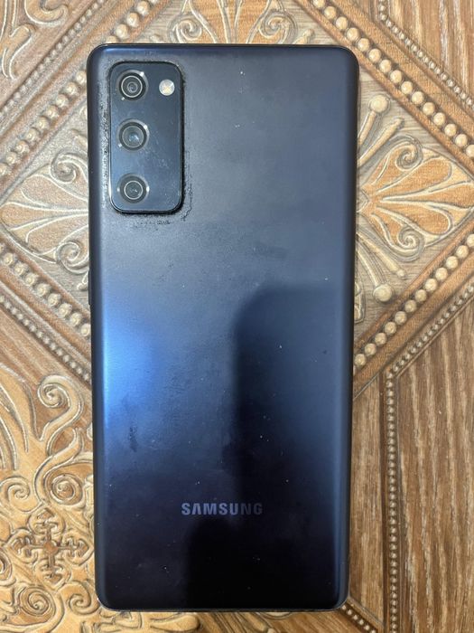 Samsung s20 fe.    .
