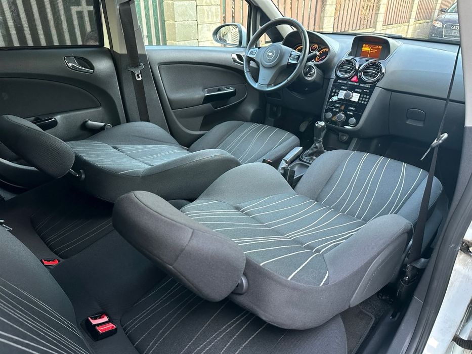Opel Corsa D 2011