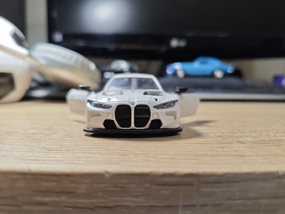 Модели машин в масштабе 1:43