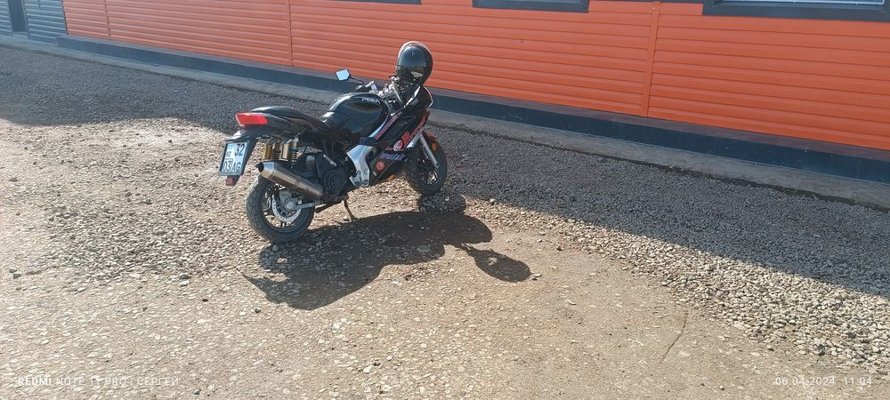 Продам hornet 180