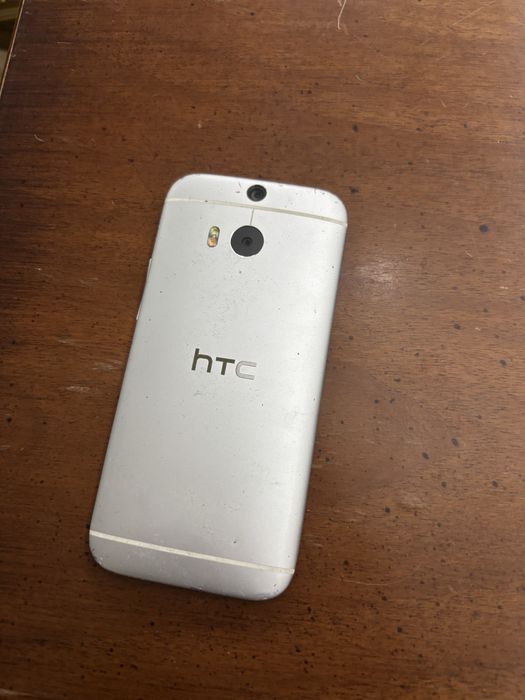 Смартфон HTC One M8
