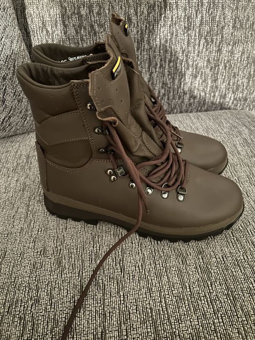 Bocanci marimea 42 (8M) si 43(9M)