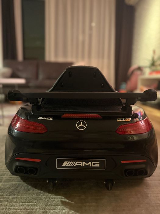 Акумулаторна кола Mercedes Benz AMG GTR, 12V с меки гуми и кож.седалка
