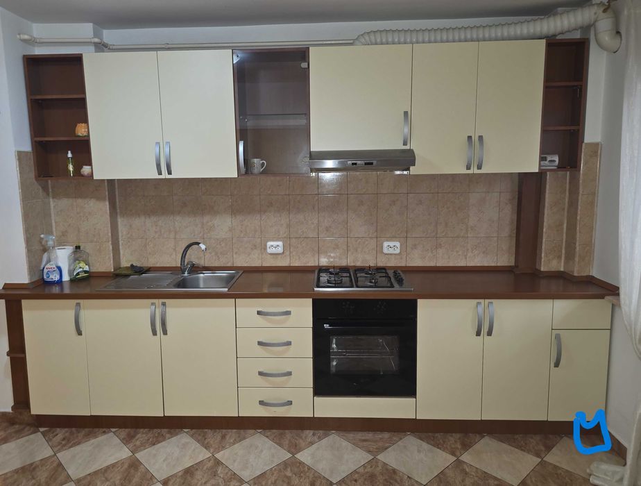 Apartament 3 camere moern si spatios in Gvana 3, stradal. piata