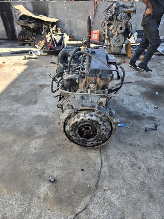 Isuzu 10tonnalik matori 6 porshenlik Yaponskiy