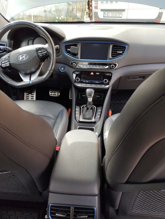 Vând Hyundai Ioniq