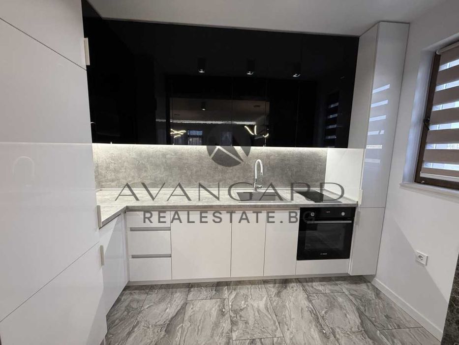 Продава се Тристаен апартамент в Пловдив, Остромила - 118 кв.м за 1865 €/кв.м - Снимка #3