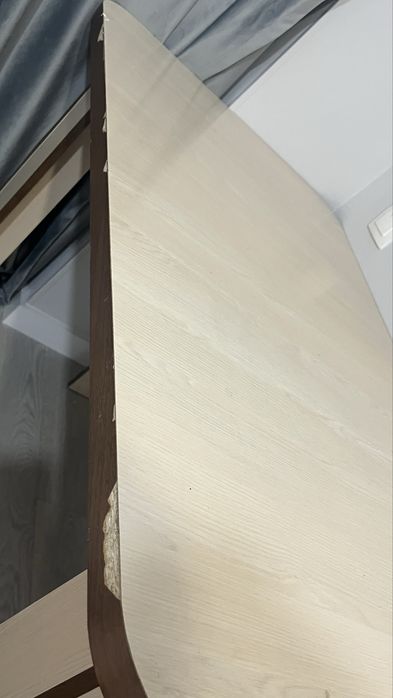 Срочно продам стол.