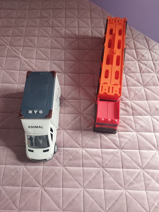 Два камиона - като нови