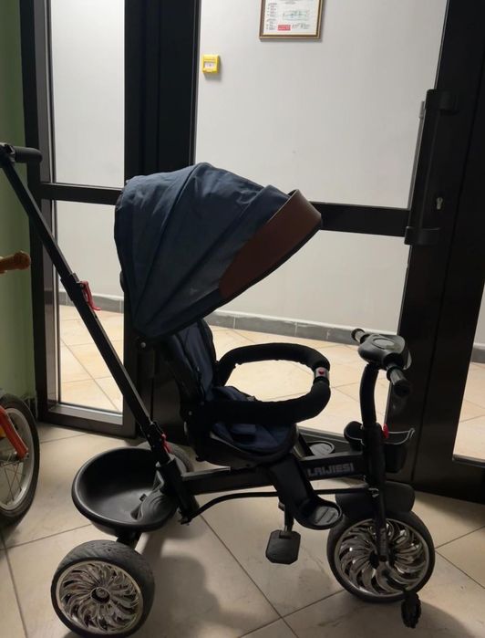 Детский трехколесный велосипед