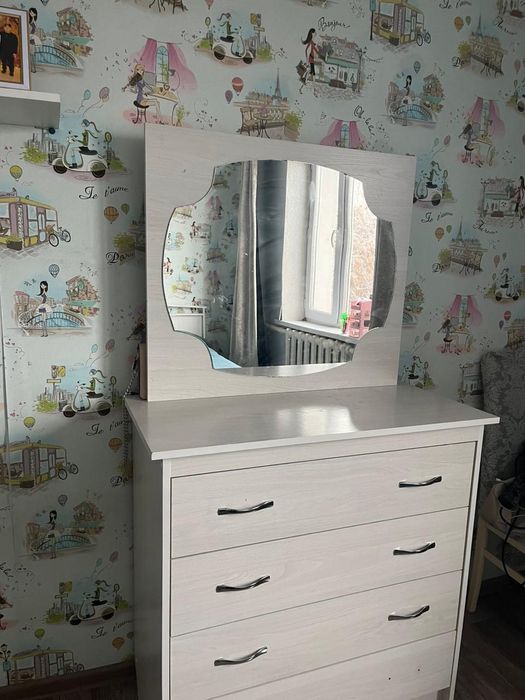 Продам спальный гарнитуру