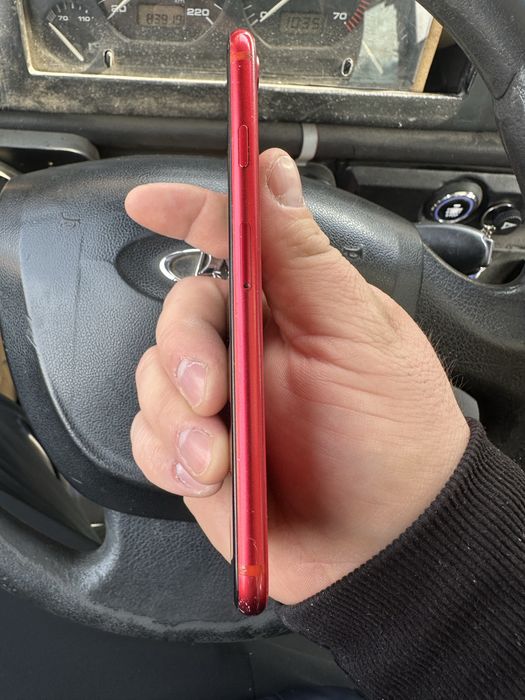 Iphone se 2020 red product