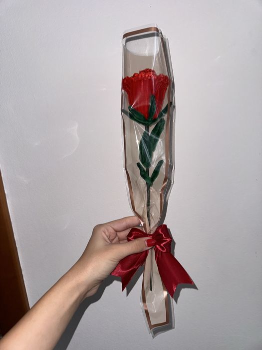 Buchete cu trandafiri crini lalele si alte flori nemuritoare