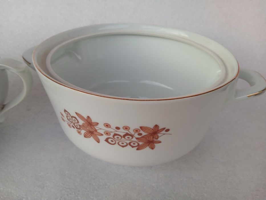 Порцеланови супници