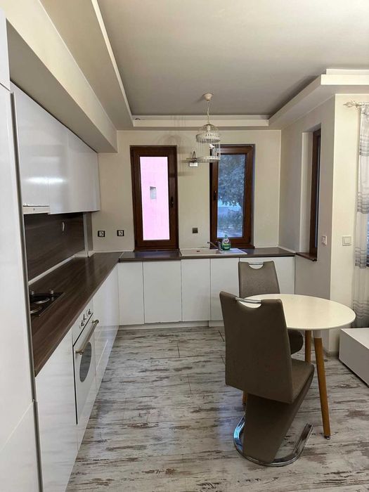 Дава се под наем Тристаен апартамент в Пловдив, Център - 90 кв.м за 450 € - Снимка #3