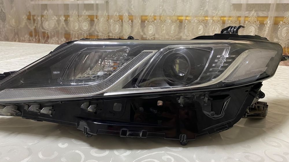 Camry  оригинал фара