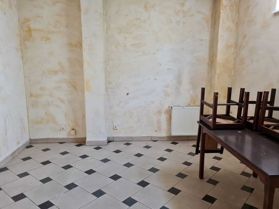 Inchiriez(vand) spatiu comercial  utilat bar,CALEA REPUBLICII 31,BACAU