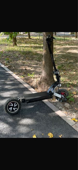 Продам срочно электросамокат Kugoo G Booster