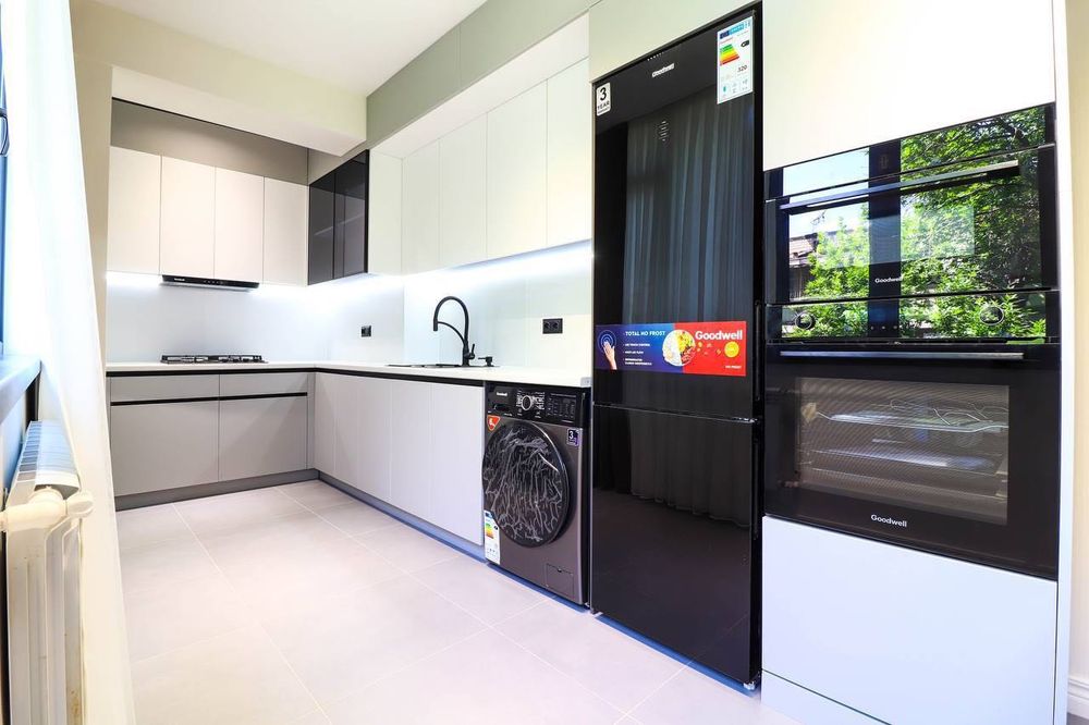 Продается 4 комнатная квартира ремонт ЦУМ, Ц-7, Пос-во Кореи 110-школа