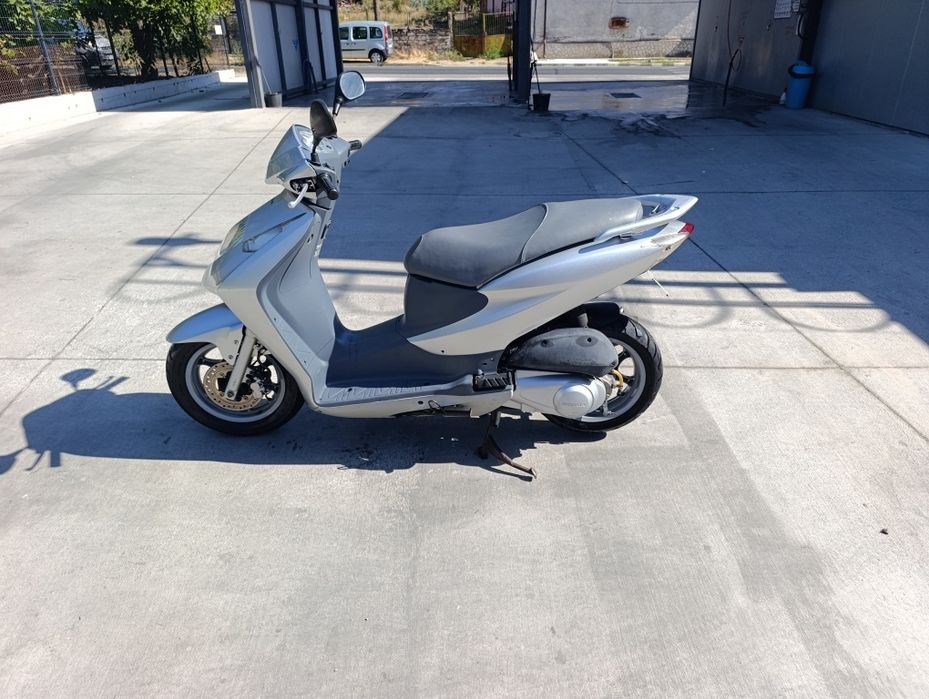 Продавам Хонда Дилън 150 4Т