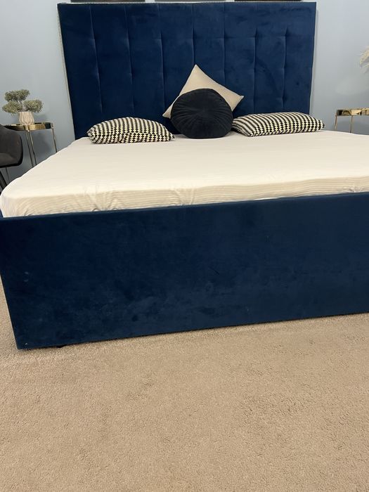 Pat tapitat 160/160 saltea inclusa