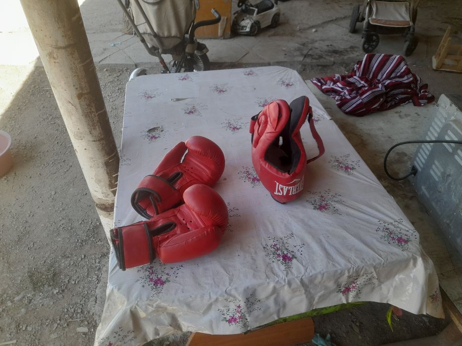 Боксёрские перчатки