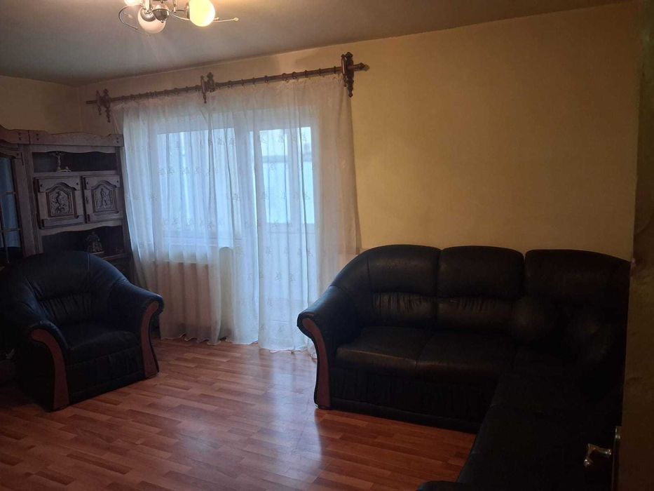 Ofer apartament spre închiriere