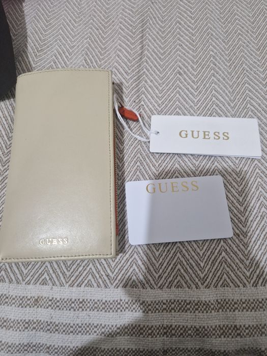 Дамско портмоне Guess