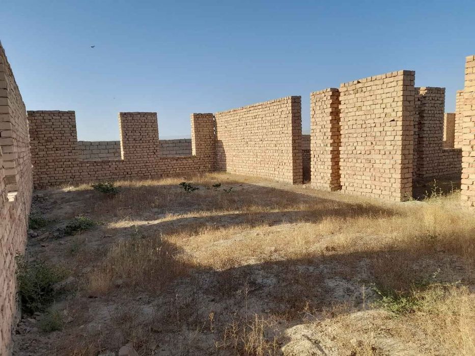 Qurilish tugatilmagan noturar bino sotiladi