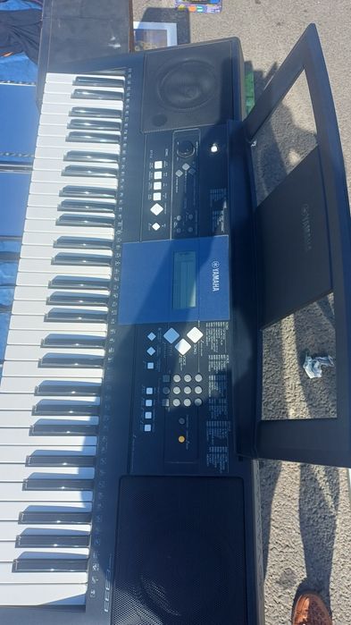 Vând orga Yamaha