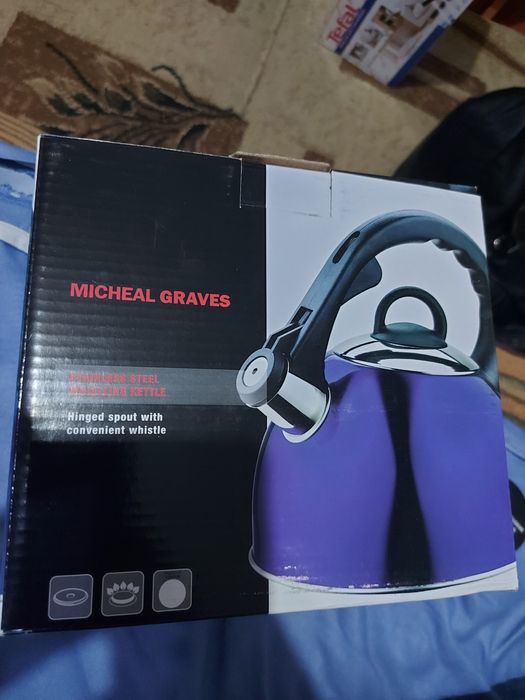 Чайник Micheal Graves